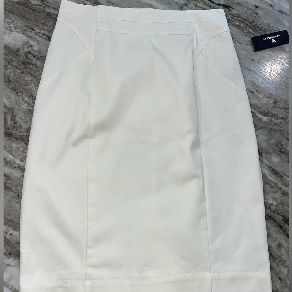 Worthington Ivory Skirt Size 6. With tag, never worn